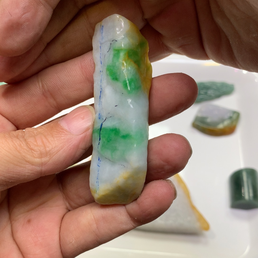 翡翠颈饰未镶嵌威