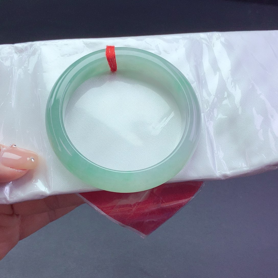 【闪购商品】翡翠手镯未镶嵌佳****?a 162702