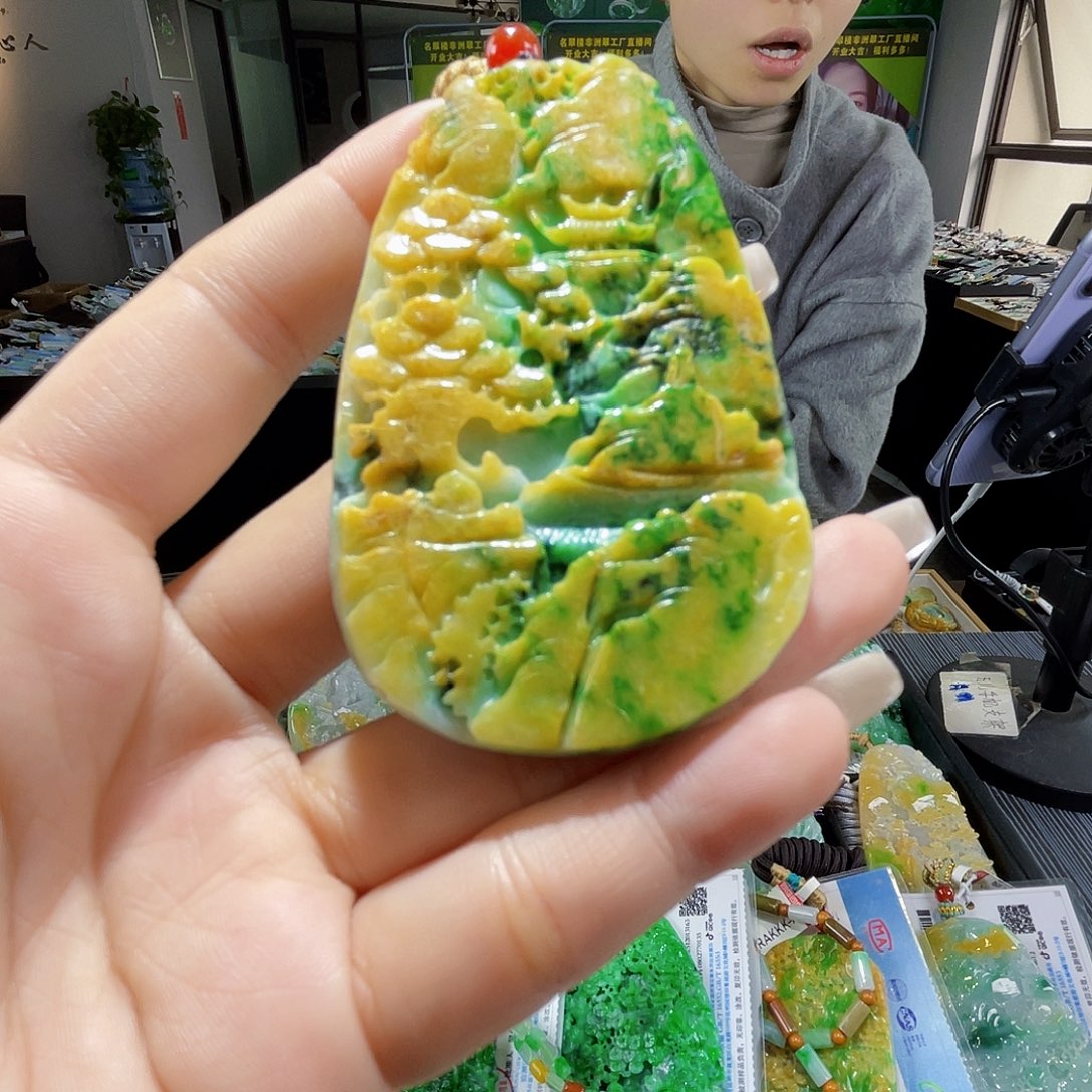 颈饰未镶嵌翡翠一