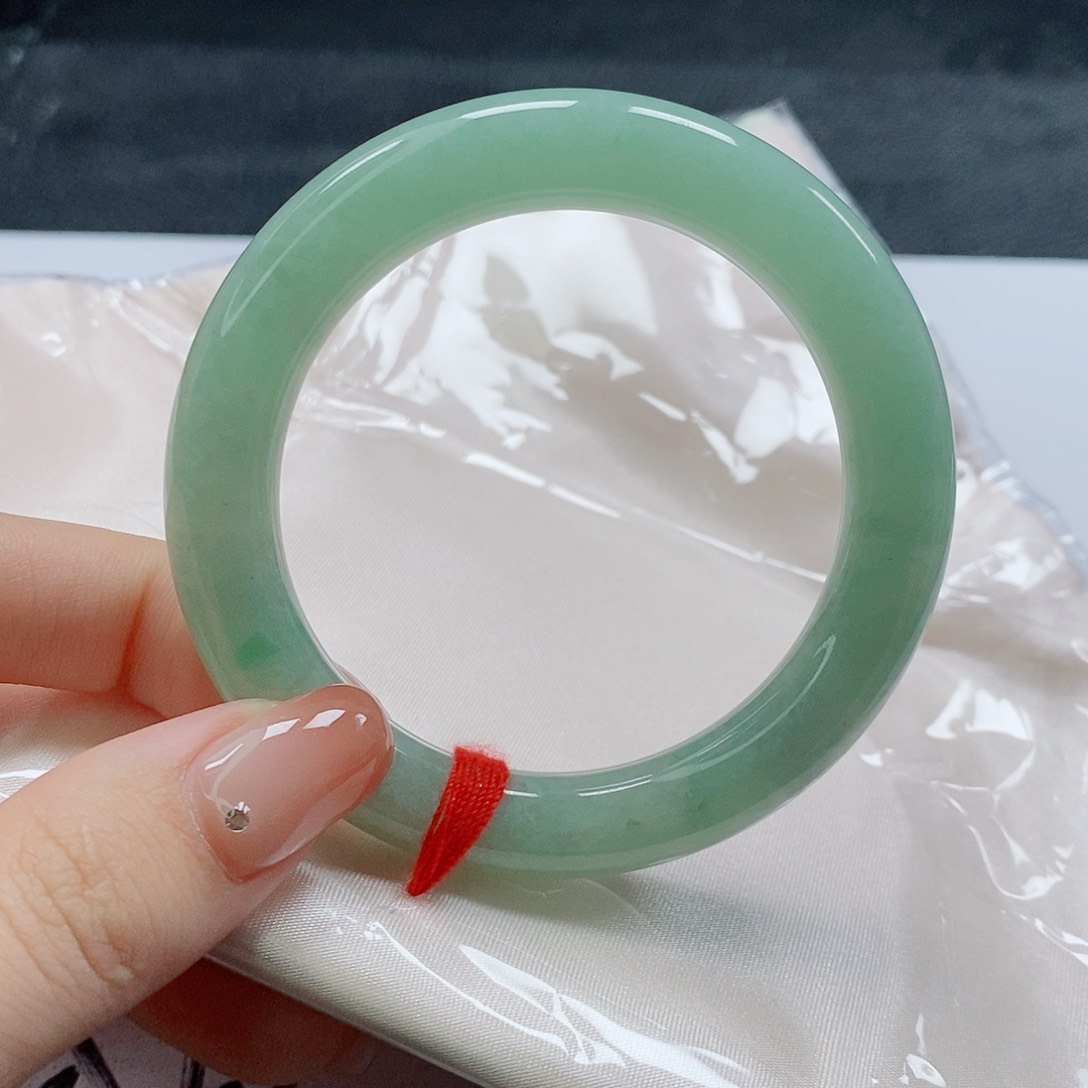 【闪购商品】未镶嵌手镯（圆镯）翡翠508号