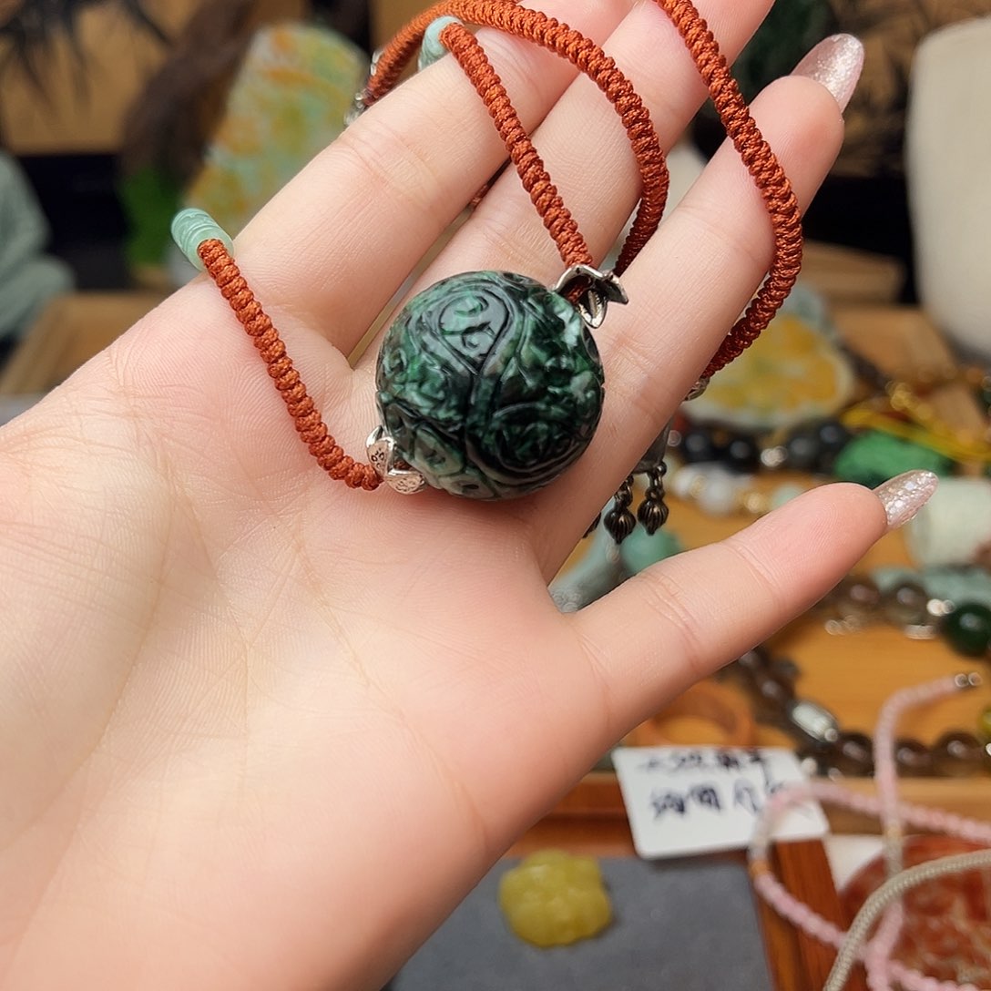 翡翠吊坠(赠链)未镶嵌吊坠14