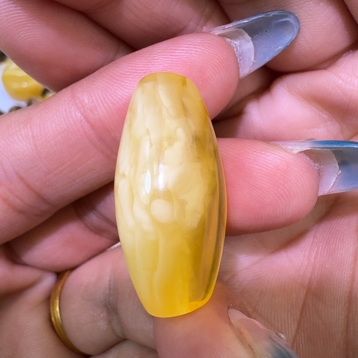 裸石琥珀未镶嵌15.4×30.8