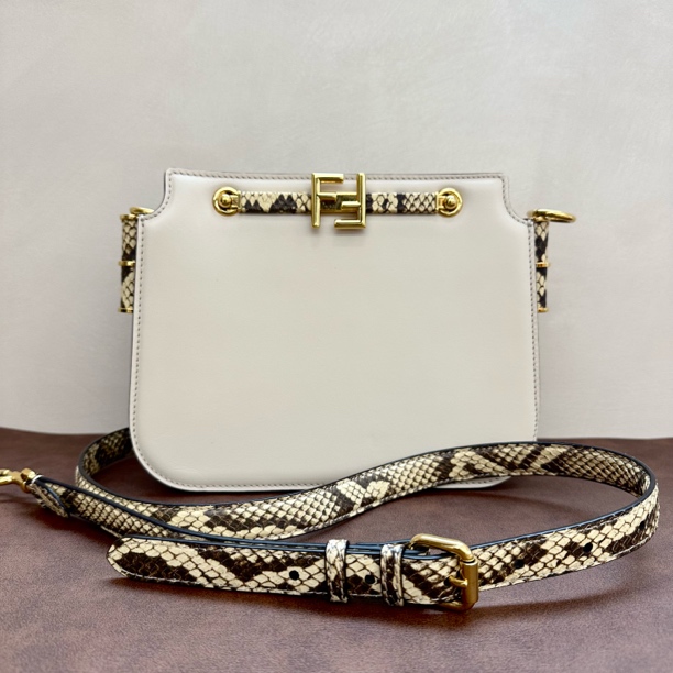 99新 FENDI/芬迪 白色touch风琴包 稀有皮限定款