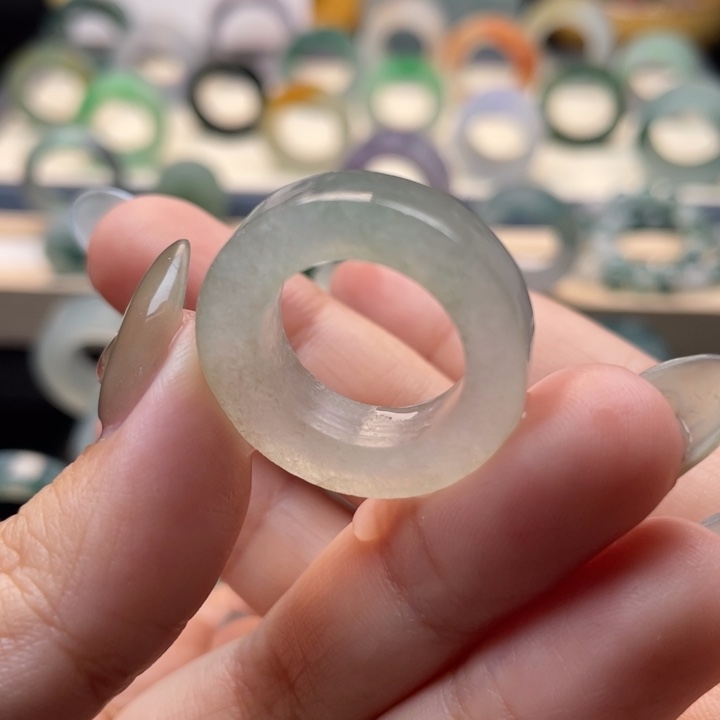 定制翡翠未镶嵌戒指