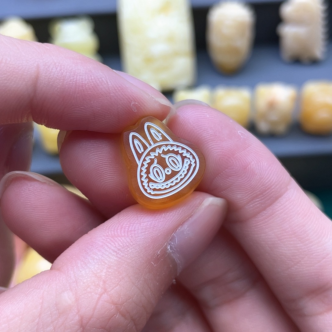 琥珀裸石未镶嵌蜜蜡