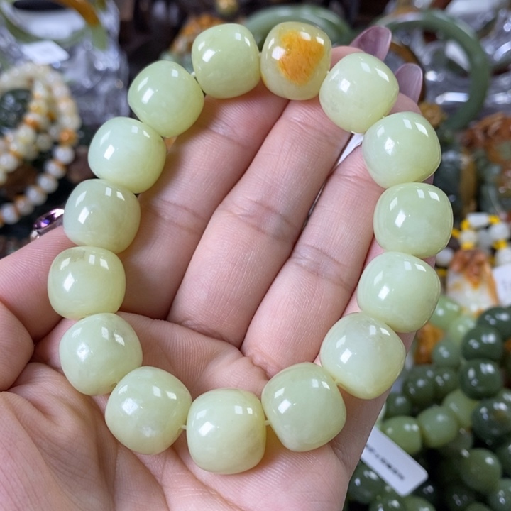 透闪石质玉手串未镶嵌利*