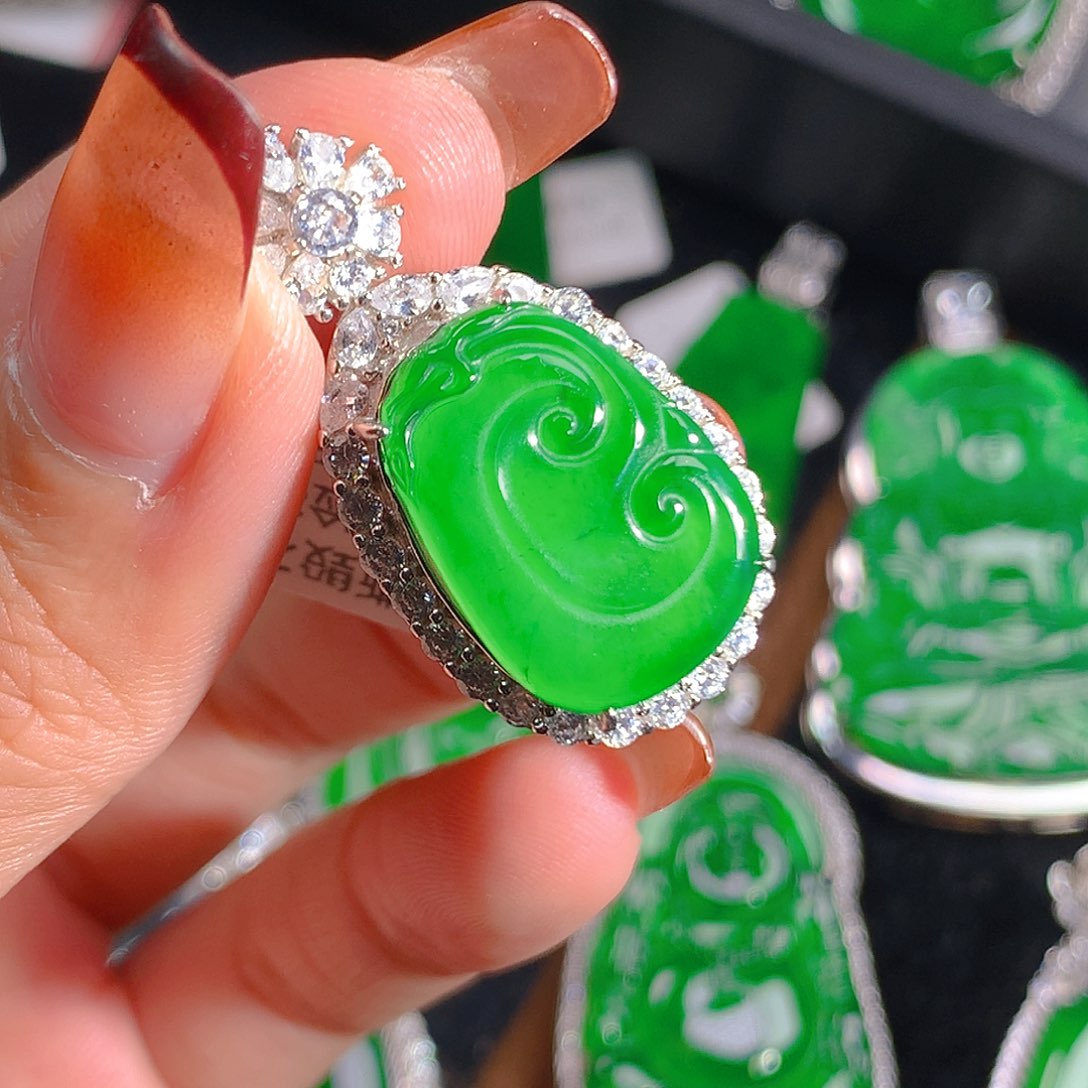 翡翠吊坠(不含链)未镶嵌