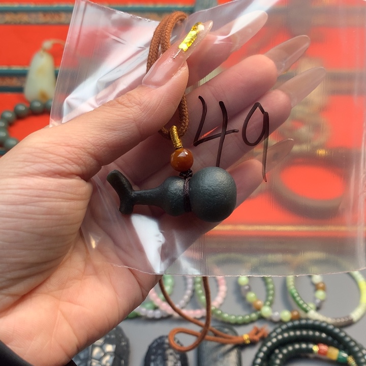 和田玉（糖玉）颈饰未镶嵌涉****胃