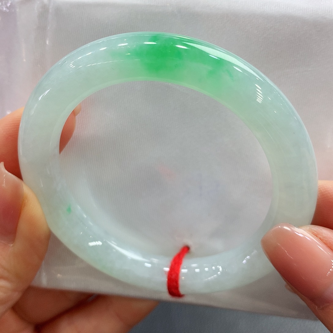翡翠未镶嵌手镯51圆条两天鉴赏