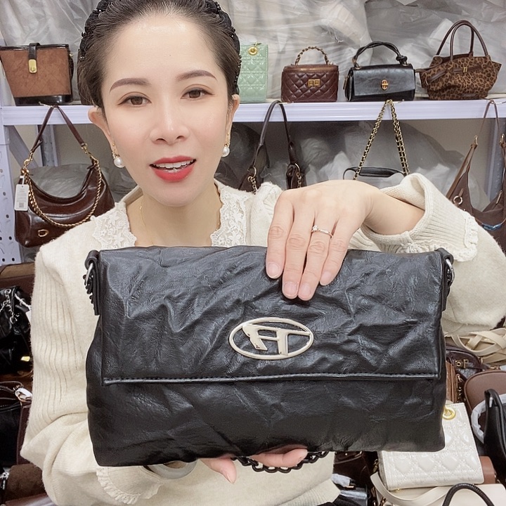 蚕丝小牛剖层皮革PU