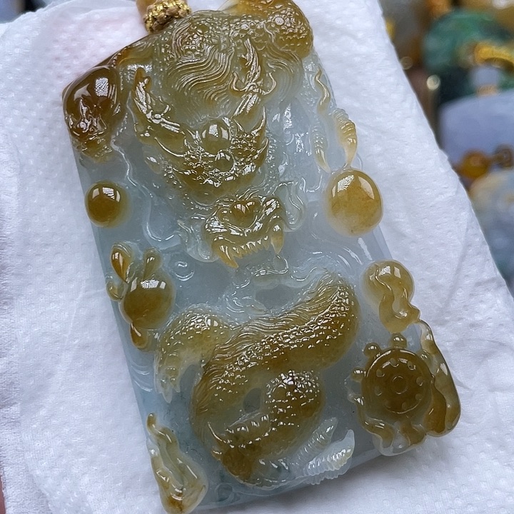 翡翠未镶嵌颈饰刂****廋天然