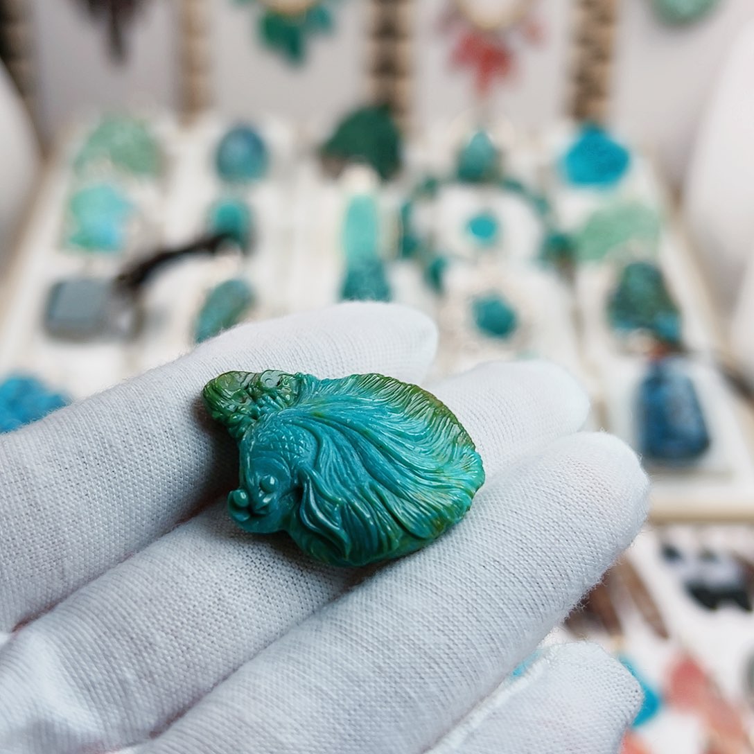 绿松石颈饰未镶嵌