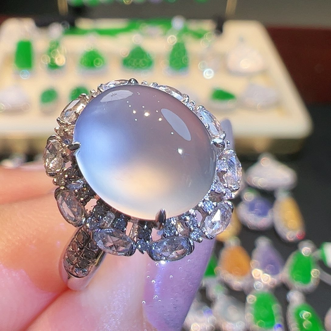 翡翠戒指18K金镶嵌翡翠