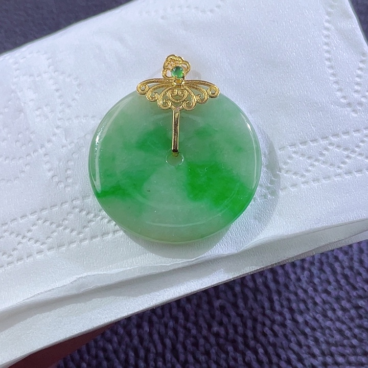 翡翠颈饰18K金镶嵌翡翠