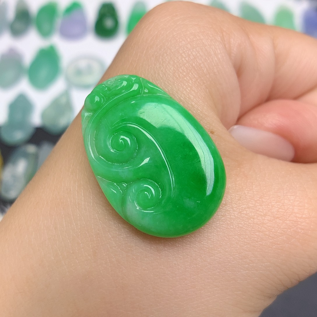 翡翠挂件未镶嵌如意