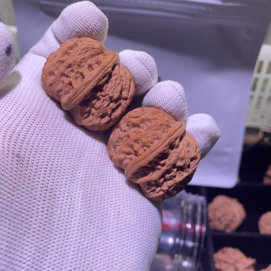 文玩核桃把件三角白 851