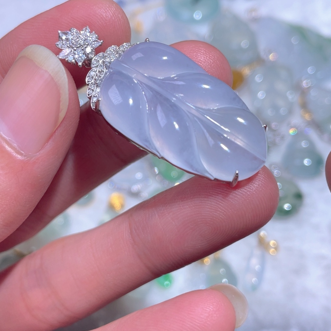 翡翠18K金镶嵌颈饰翡翠