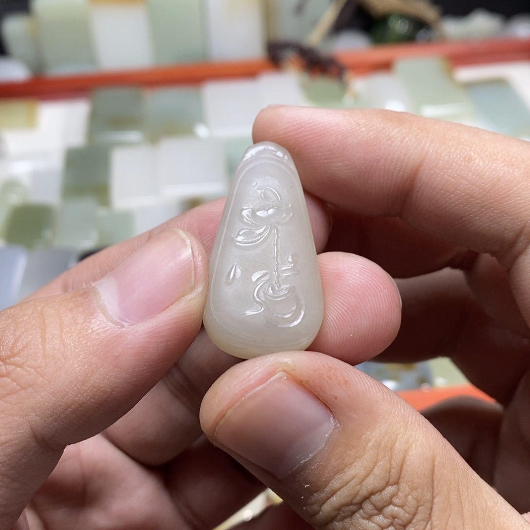 和田玉吊坠(不含链)未镶嵌