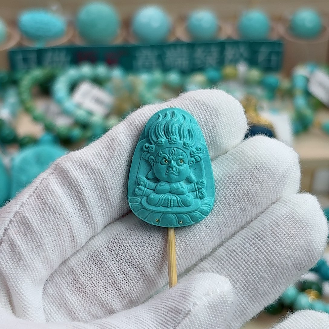 绿松石未镶嵌珠宝奇石