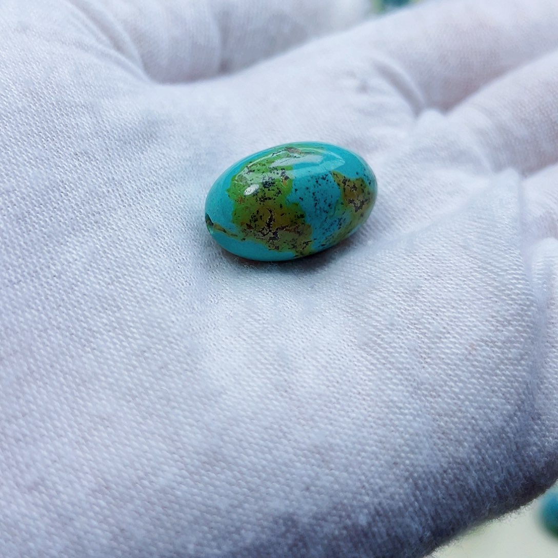 绿松石未镶嵌颈饰