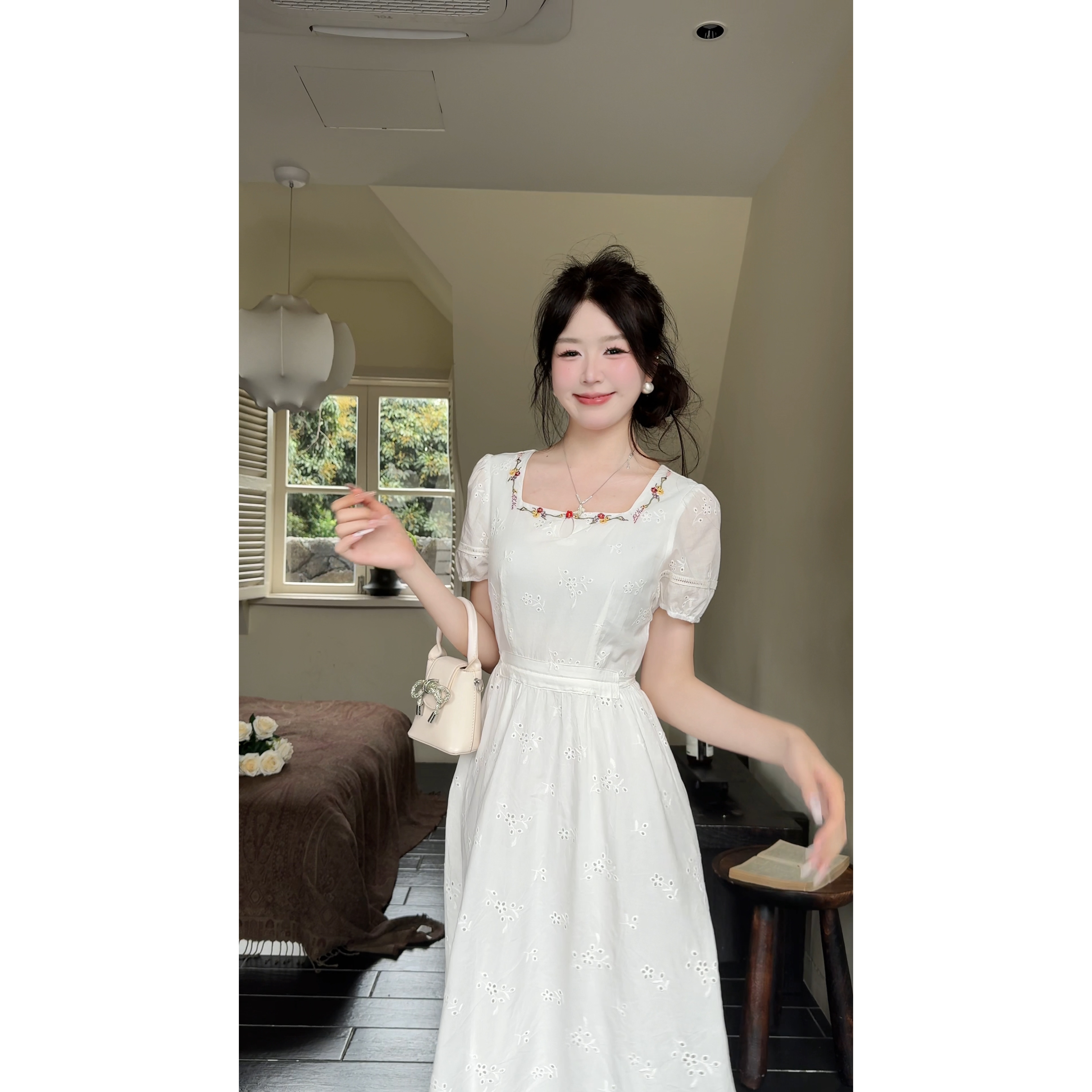 【织梦花语】夏季白色气质显瘦方领温柔连衣裙