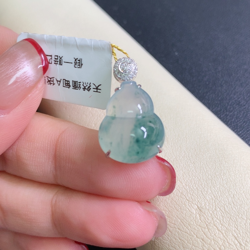 【闪购商品】翡翠颈饰18K金镶嵌葫芦