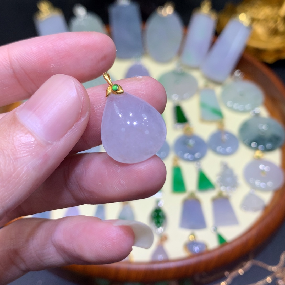 翡翠吊坠(不含链)18K金镶嵌