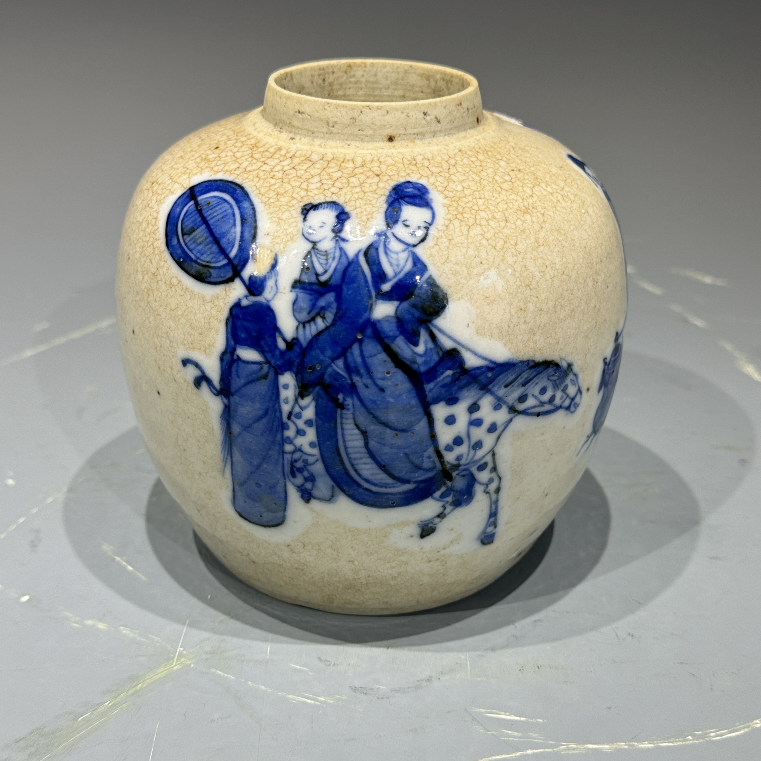 4203 清中期 哥釉青花人物罐