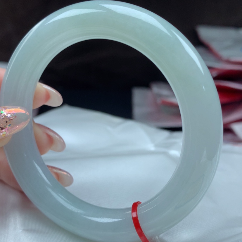 【闪购商品】翡翠手镯（圆镯）未镶嵌胡*?70030，