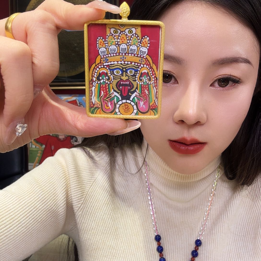 装裱画扎基拉姆带壳子的