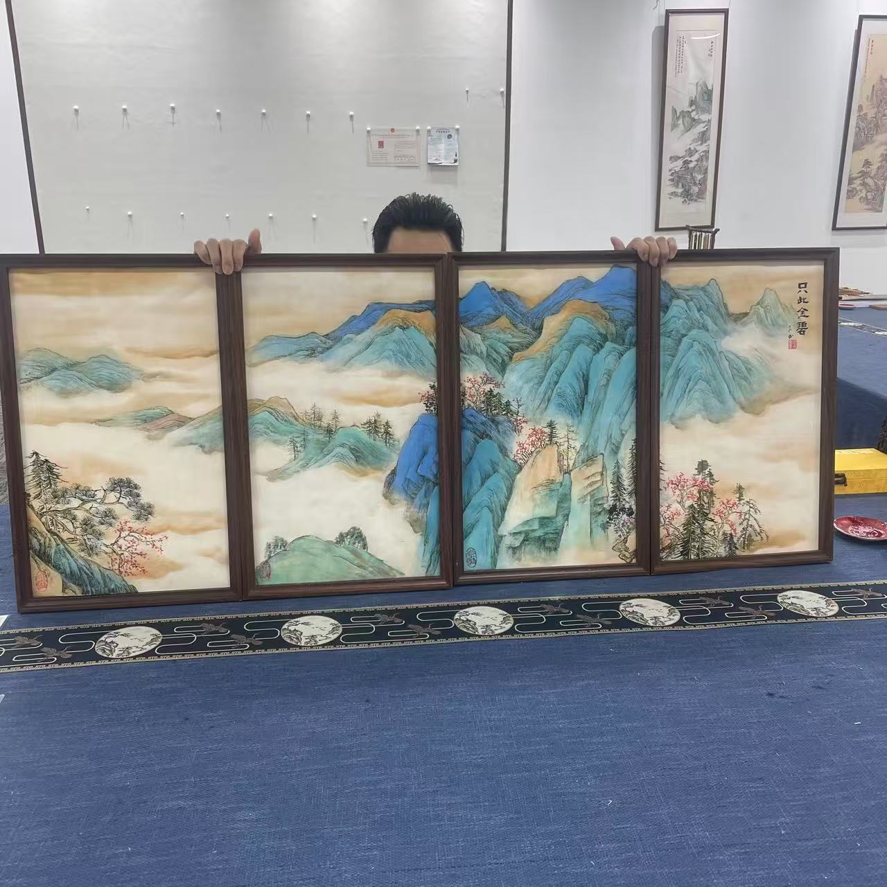 33*53竖幅-只此金碧四条屏+/张涛（带框）