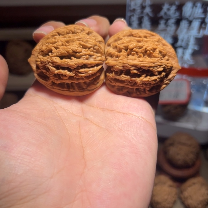 文玩核桃把件38高炮麦穗虎头小精对