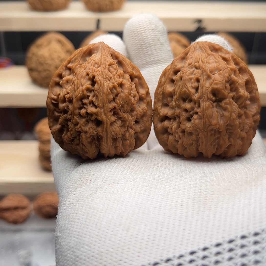 桃核吊坠T****g40高炮南疆石，