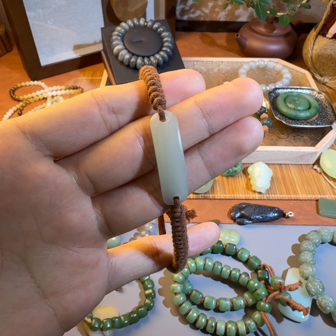 和田玉（糖玉）未镶嵌颈饰