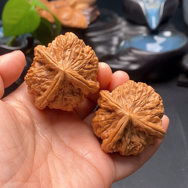 把件文玩核桃血麒麟三棱