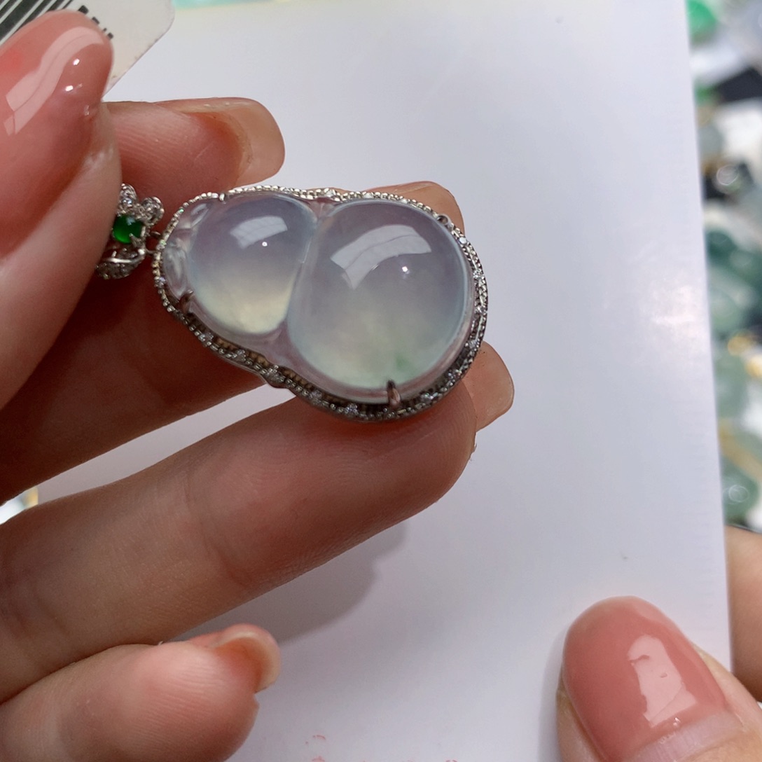 翡翠颈饰18K金镶嵌葫芦