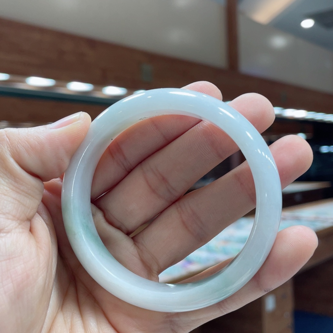 翡翠手镯未镶嵌买断