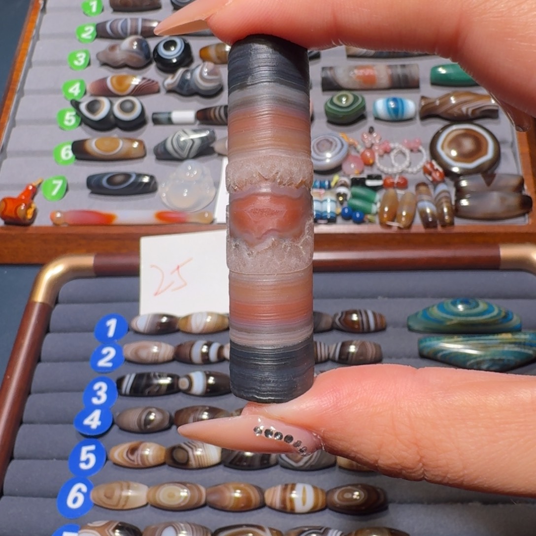 大***扬玛瑙/玉髓未镶嵌珠宝半成品