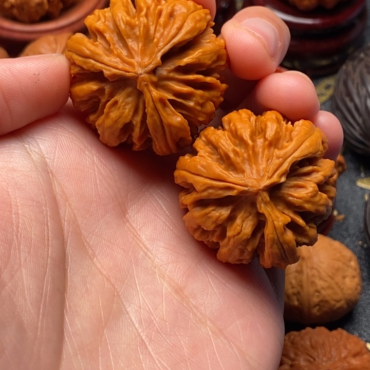 ****嘟文玩核桃吊坠三棱 