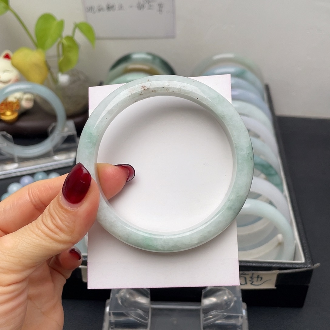 翡翠手镯未镶嵌58正圈小纹裂