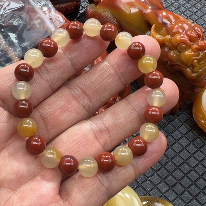 石英质玉（黄龙玉）颈饰合金