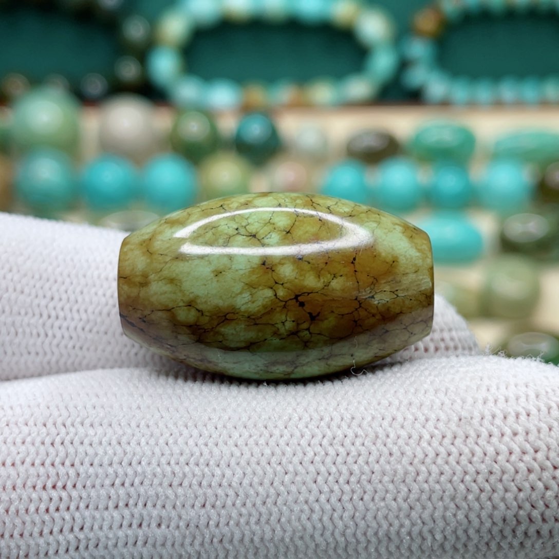 绿松石未镶嵌颈饰