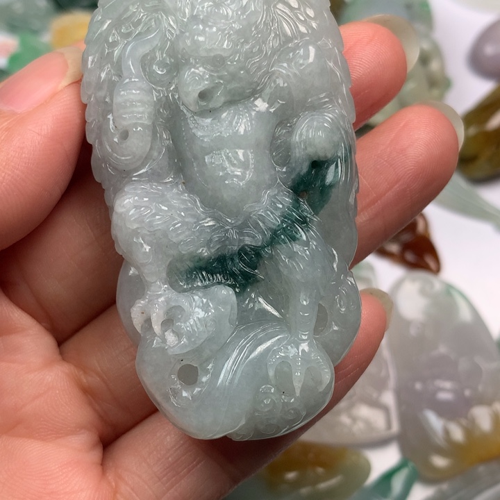 翡翠未镶嵌颈饰翡翠