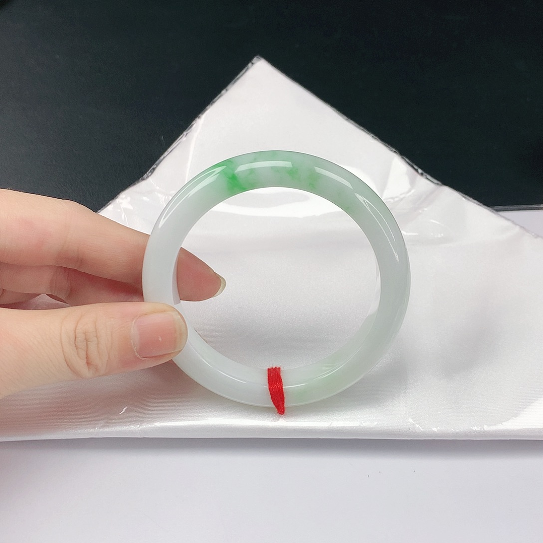 翡翠手镯未镶嵌翡翠065