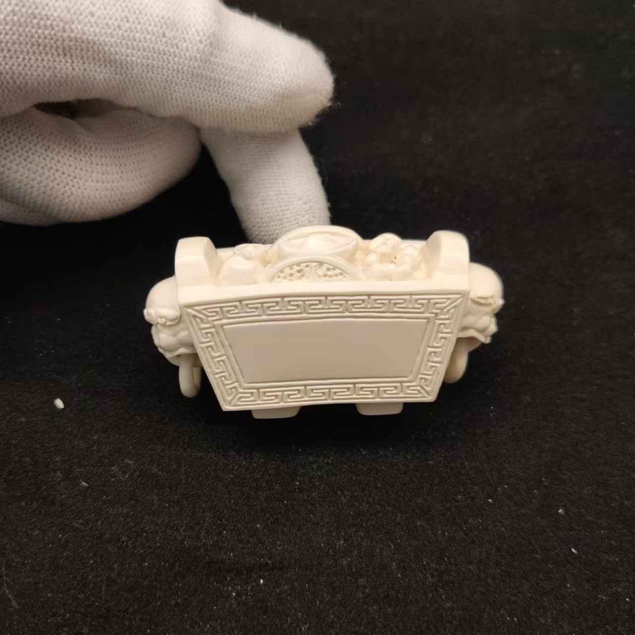 【吴】A00712 升官发财猛犸牙工艺品