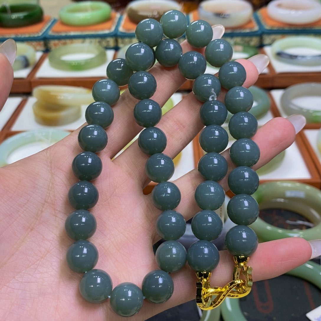 和田玉手镯未镶嵌且末蓝卡12