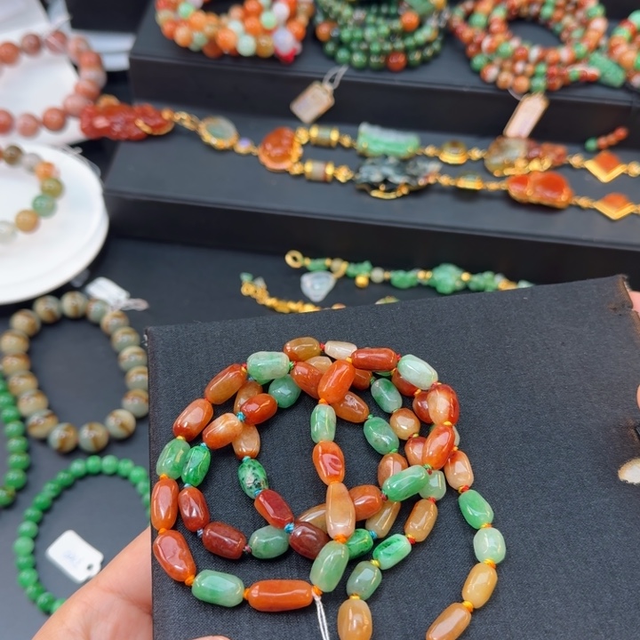 翡翠未镶嵌颈饰多宝随行项链