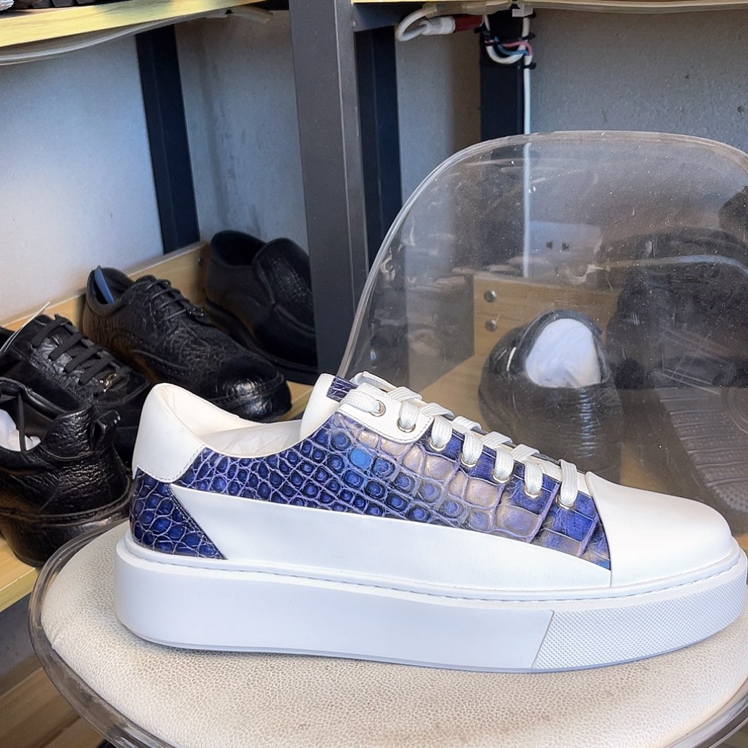 用***7半鳄鱼高端擦色板鞋轻微瑕疵40码