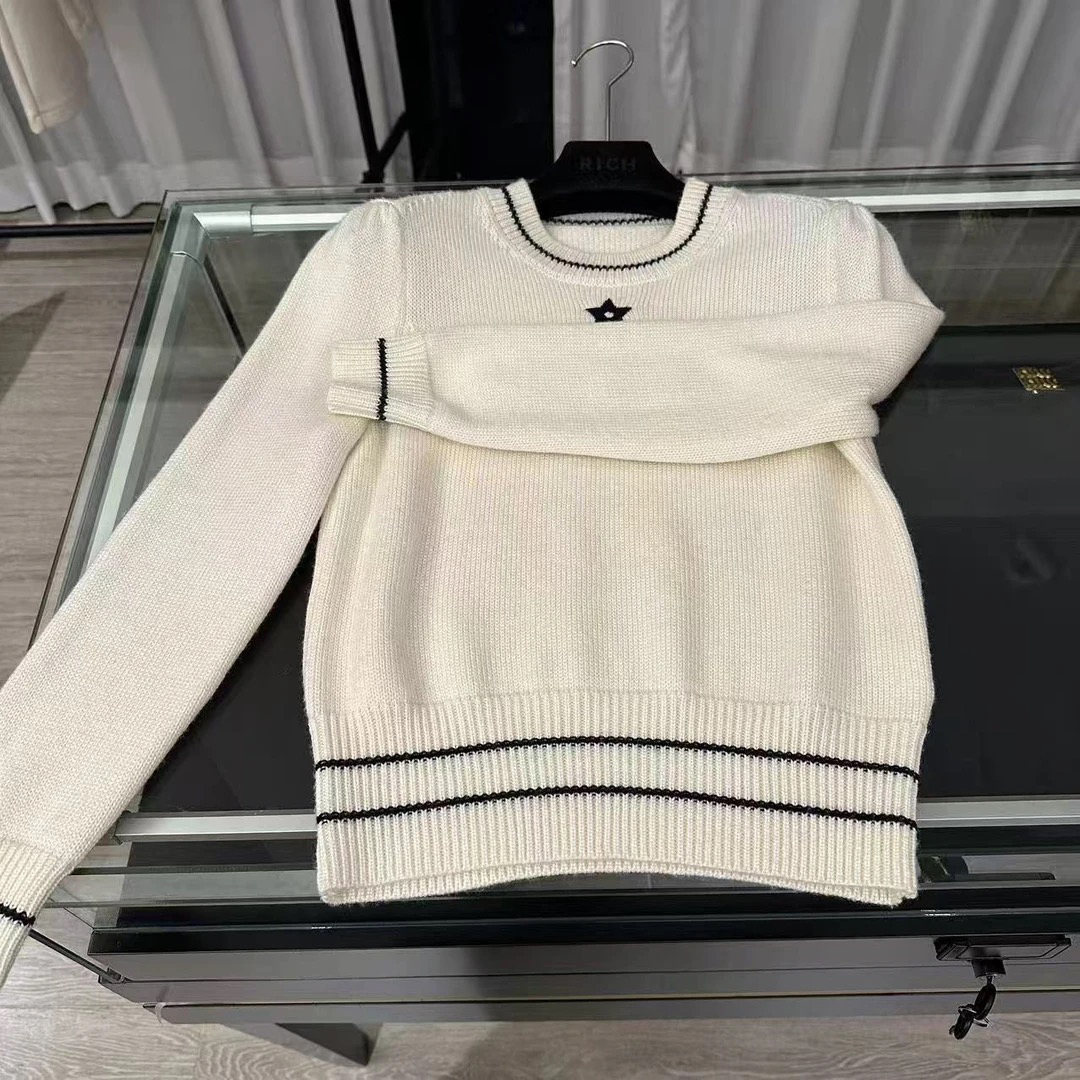 新款圆领字母泡泡长袖