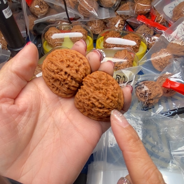 中***吊坠桃核南疆石核桃